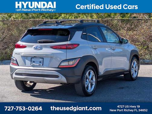2022 Hyundai KONA SEL