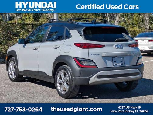 2022 Hyundai KONA SEL
