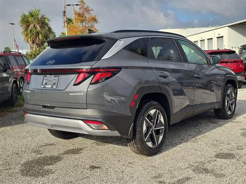 2026 Hyundai TUCSON Hybrid SEL