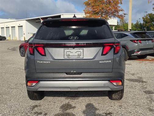 2026 Hyundai TUCSON Hybrid SEL