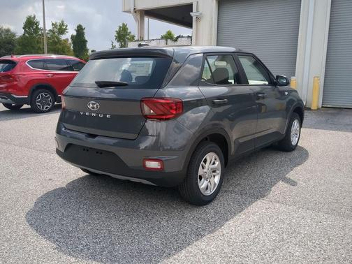 2026 Hyundai VENUE SE