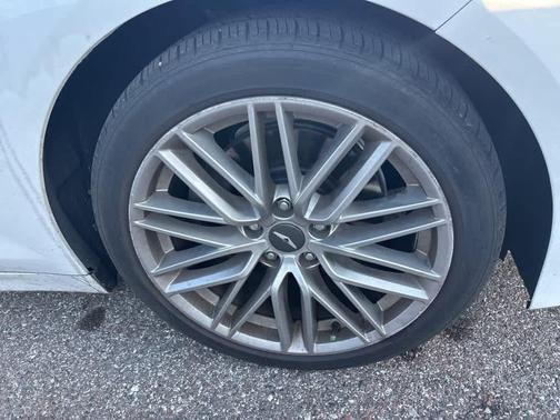 2020 Genesis G70 2.0T RWD