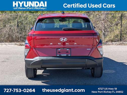 2025 Hyundai KONA SE