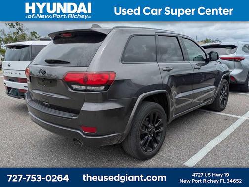Granite Crystal Metallic Clearcoat 2020 Jeep Grand Cherokee Altitude