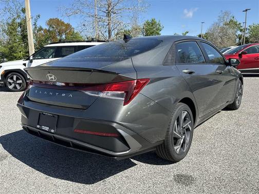 2025 Hyundai ELANTRA Sport