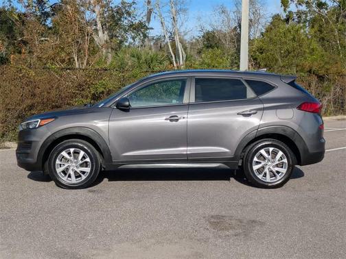 2021 Hyundai TUCSON SE