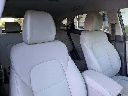 2021 Hyundai TUCSON SE