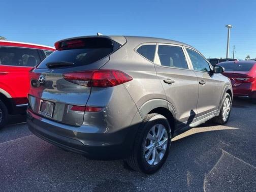 2021 Hyundai TUCSON SE