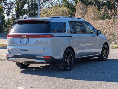2023 Kia Carnival SX