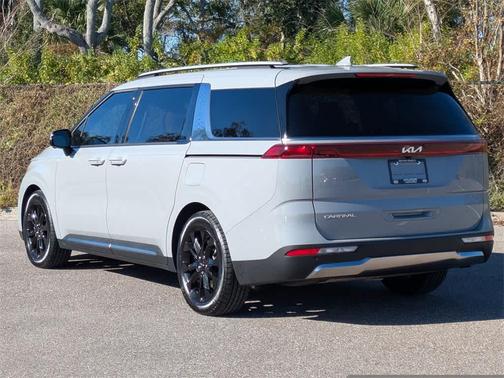 2023 Kia Carnival SX