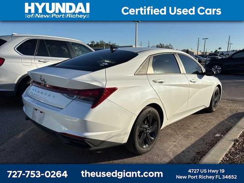 2022 Hyundai ELANTRA SEL