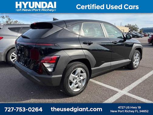 2025 Hyundai KONA SE