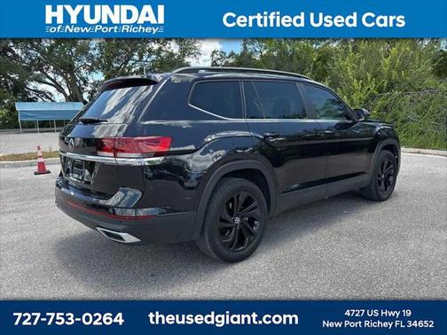 2022 Volkswagen Atlas 2.0T SE w/Technology