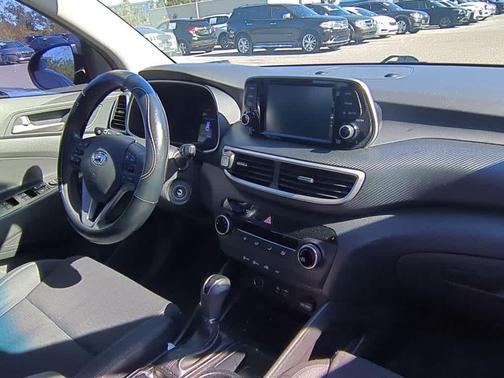 2020 Hyundai TUCSON SE