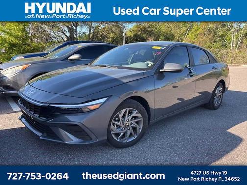 2024 Hyundai ELANTRA SEL