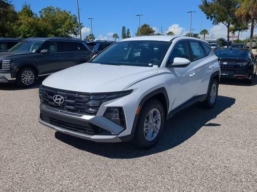 Serenity White Pearl 2026 Hyundai TUCSON SE