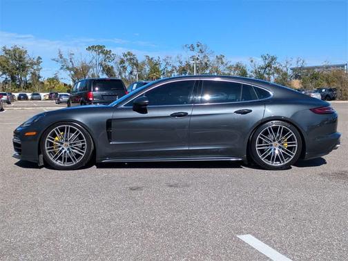 2018 Porsche Panamera 4S