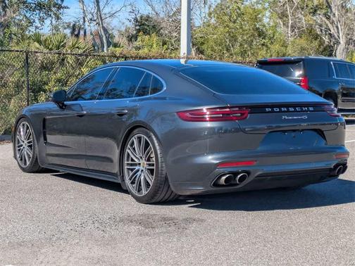 2018 Porsche Panamera 4S