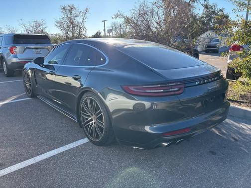 2018 Porsche Panamera 4S