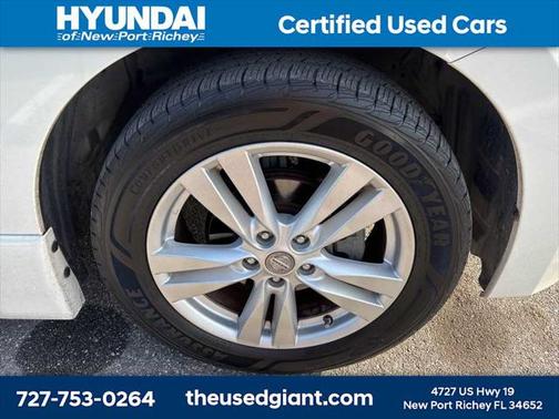 2012 Nissan Quest LE