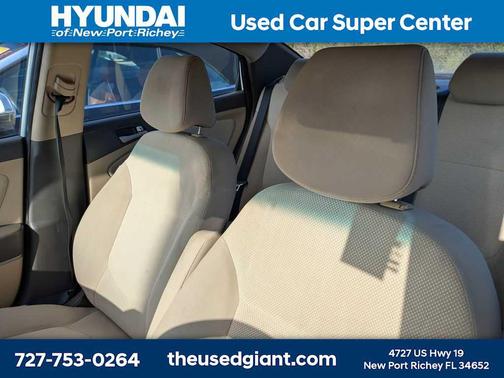 Century White 2014 Hyundai Accent GLS