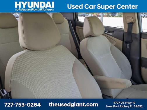 Century White 2014 Hyundai Accent GLS