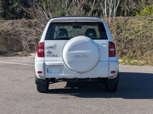 2004 Toyota RAV4 Base