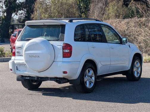 2004 Toyota RAV4 Base