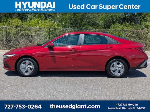 Ultimate Red 2025 Hyundai ELANTRA SE