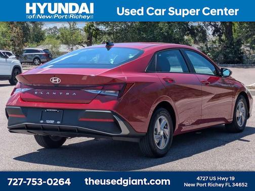 Ultimate Red 2025 Hyundai ELANTRA SE