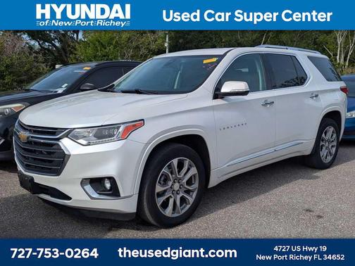 Iridescent Pearl Tricoat 2021 Chevrolet Traverse Premier