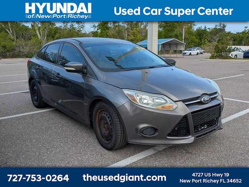 Sterling Gray Metallic 2014 Ford Focus SE
