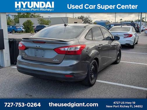 Sterling Gray Metallic 2014 Ford Focus SE