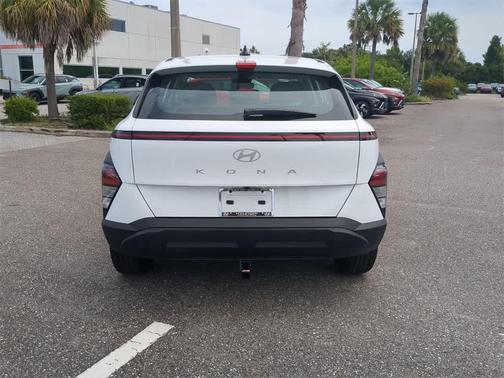2026 Hyundai KONA SE