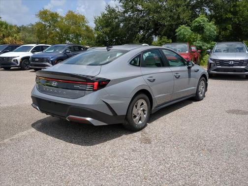 2025 Hyundai SONATA SE