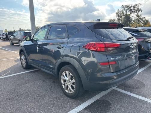 2021 Hyundai TUCSON SE