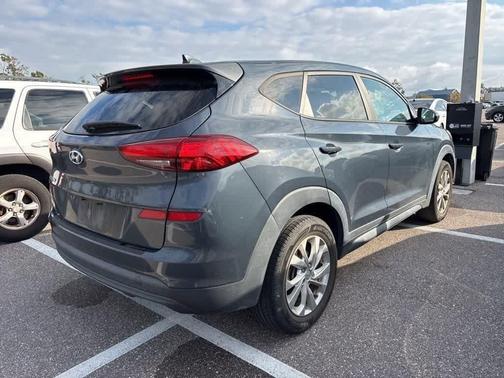 2021 Hyundai TUCSON SE