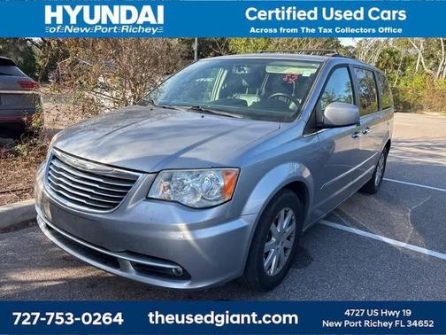 2016 Chrysler Town & Country Touring