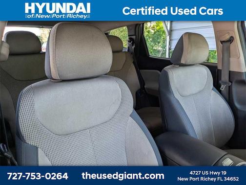 2022 Hyundai SANTA FE SE