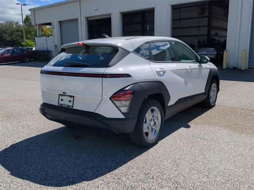 2026 Hyundai KONA SE