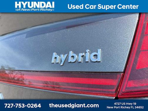 2023 Hyundai SONATA Hybrid SE