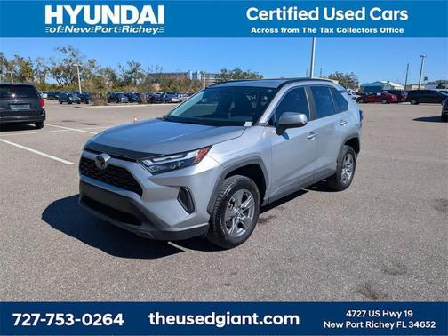 2022 Toyota RAV4 XLE