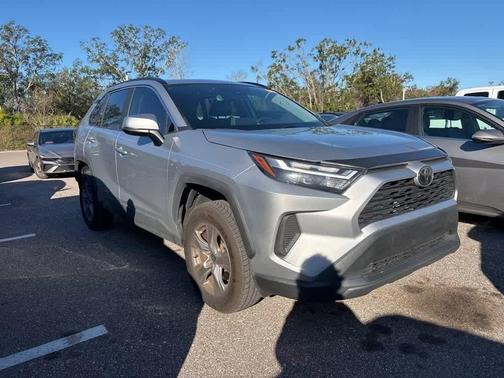 2022 Toyota RAV4 XLE