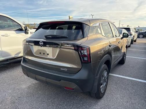 2025 Nissan Kicks S
