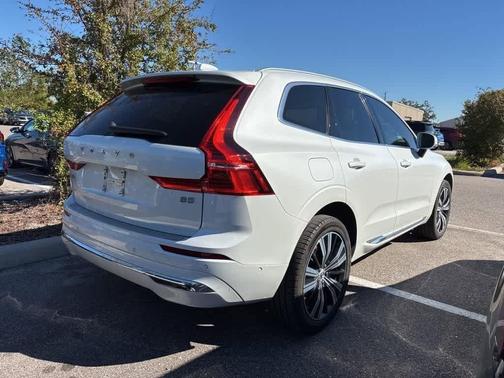 2022 Volvo XC60 B5 Inscription
