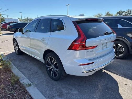 2022 Volvo XC60 B5 Inscription