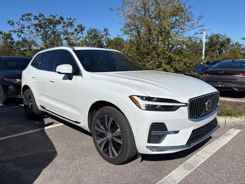 2022 Volvo XC60 B5 Inscription