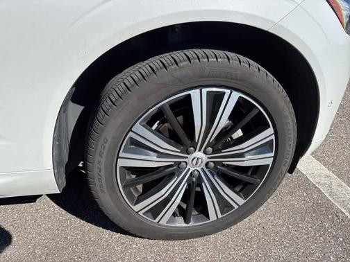 2022 Volvo XC60 B5 Inscription