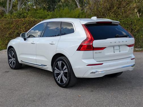 2022 Volvo XC60 B5 Inscription