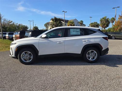 2026 Hyundai TUCSON SE